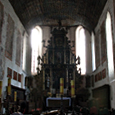 Ołtarz główny w prezbiterium